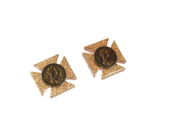 Set van twee glitterende religieuze broches