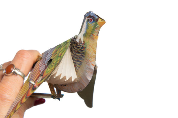 Metalen vogeltje met wapperende vleugels - Afbeelding 3